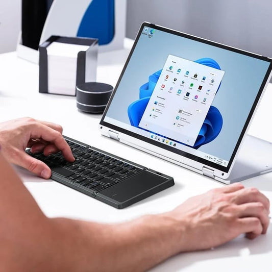 🟔 Sammenklappeligt Bluetooth-tastatur med touchpad