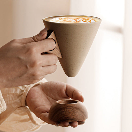 ☕🍂 NU: 50% RABAT I BEGRÆNSET TID – Rustik Keramisk Kaffekop – Unik Matglasur – Vintage Design – Træhåndtag – Alsidig – Perfekt Gave til Kaffeelskere 🪵✨🛡️