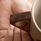 ☕🍂 NU: 50% RABAT I BEGRÆNSET TID – Rustik Keramisk Kaffekop – Unik Matglasur – Vintage Design – Træhåndtag – Alsidig – Perfekt Gave til Kaffeelskere 🪵✨🛡️