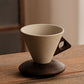 ☕🍂 NU: 50% RABAT I BEGRÆNSET TID – Rustik Keramisk Kaffekop – Unik Matglasur – Vintage Design – Træhåndtag – Alsidig – Perfekt Gave til Kaffeelskere 🪵✨🛡️
